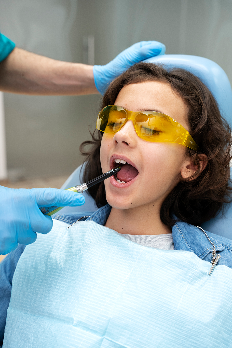 close-up-boy-dentist2